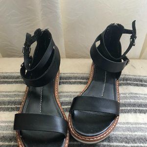 Cute cute cute ankle-sandals